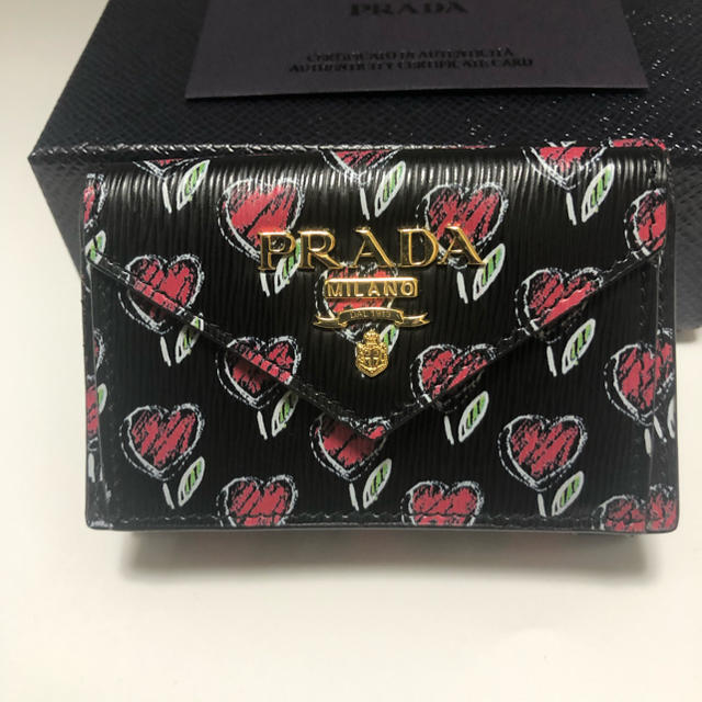 【新品未使用】PRADA プラダ　3つ折り財布　ハート　1MH021 ブラック