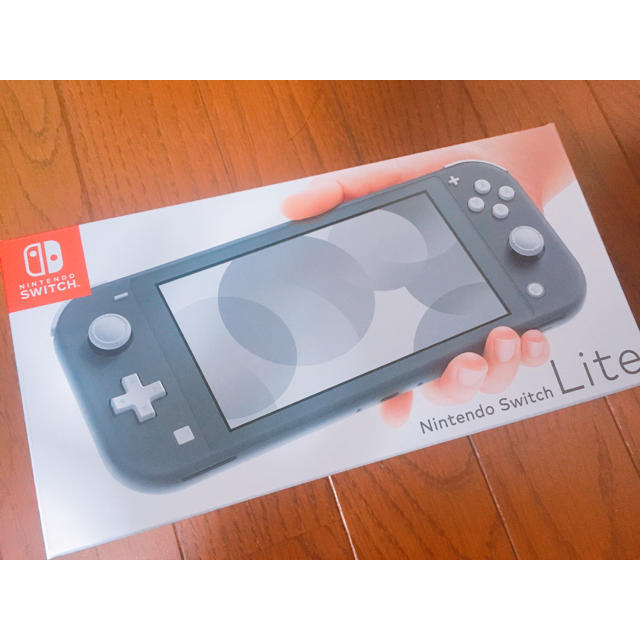 Nintendo Switch Liteグレー エンタメ/ホビーのゲームソフト/ゲーム機本体(家庭用ゲーム機本体)の商品写真