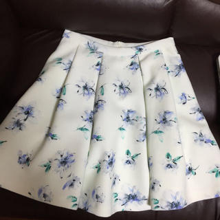トランテアンソンドゥモード(31 Sons de mode)の花柄スカート(ひざ丈スカート)