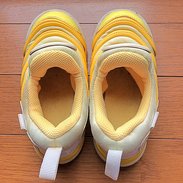 NIKE(ナイキ)のダイナモフリー　ナイキ　スニーカー　15 キッズ/ベビー/マタニティのキッズ靴/シューズ(15cm~)(スニーカー)の商品写真