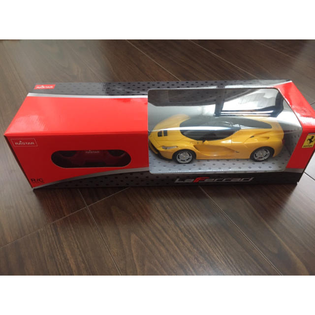 Ferrari(フェラーリ)のラ フェラーリ イエロー TX021 ラジコン エンタメ/ホビーのおもちゃ/ぬいぐるみ(ホビーラジコン)の商品写真