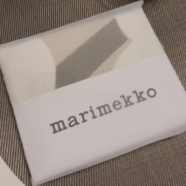 marimekko(マリメッコ)の【新品/日本未入荷】マリメッコベージュウニッコピローケース*リネン素材♡１点 キッズ/ベビー/マタニティの寝具/家具(枕)の商品写真