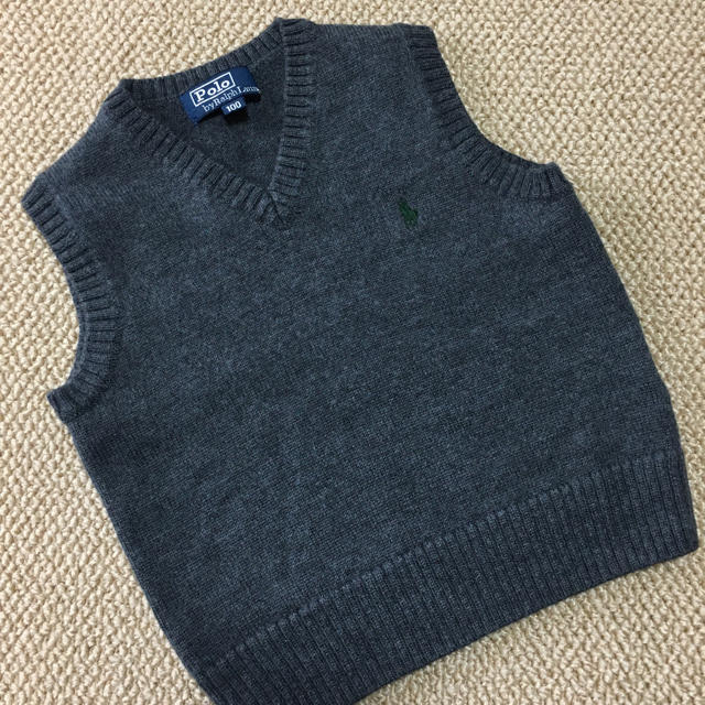 Ralph Lauren(ラルフローレン)の(100㎝)■ラルフローレン/RALPHLAUREN■ダークグレーニットベスト キッズ/ベビー/マタニティのキッズ服男の子用(90cm~)(ニット)の商品写真