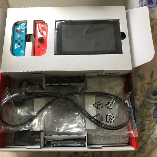 任天堂switch 本体家庭用ゲーム機本体