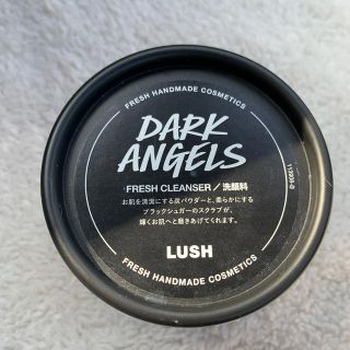 ラッシュ(LUSH)のLUSH 洗顔料　ブラックダイヤ　DARK ANGELS(洗顔料)