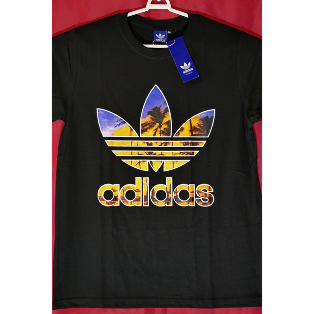 adidas(アディダス)のadidas　アディダス　ビッグロゴ　Mサイズ メンズのトップス(Tシャツ/カットソー(半袖/袖なし))の商品写真