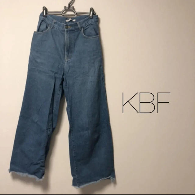 KBF(ケービーエフ)のKBF ワイドパンツ レディースのパンツ(デニム/ジーンズ)の商品写真