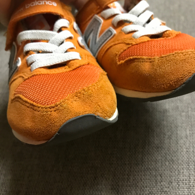 New Balance(ニューバランス)のニューバランス オレンジ 17.5 キッズ/ベビー/マタニティのキッズ靴/シューズ(15cm~)(スニーカー)の商品写真