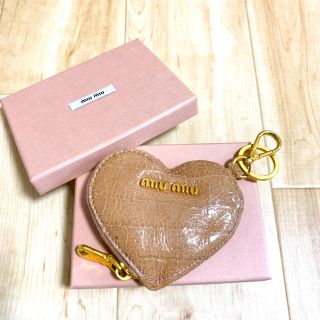 ミュウミュウ(miumiu)のmiumiu☆キーリング付きハート形コインケース(コインケース)