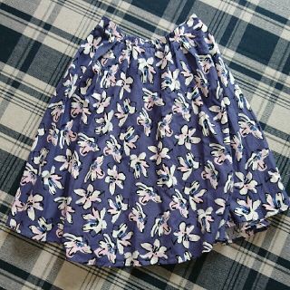 トッコ(tocco)の［ほぼ新品］tocco 花柄スカート(ひざ丈スカート)