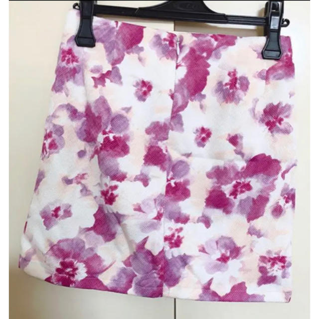 Delyle NOIR(デイライルノアール)の♡花柄♡タイトスカート♡ レディースのスカート(ミニスカート)の商品写真