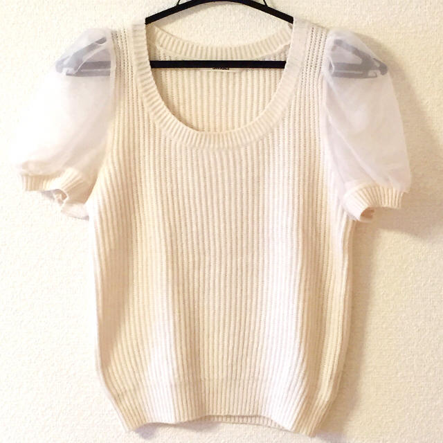 SNIDEL(スナイデル)の〈美品〉snidel パフスリーブニット レディースのトップス(Tシャツ(半袖/袖なし))の商品写真