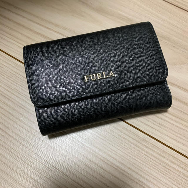 FURLA 三つ折り財布