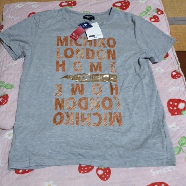 MICHIKO LONDON(ミチコロンドン)の新品未使用 T shirt Lサイズ MICHIKO LONDON HOME レディースのトップス(Tシャツ(半袖/袖なし))の商品写真