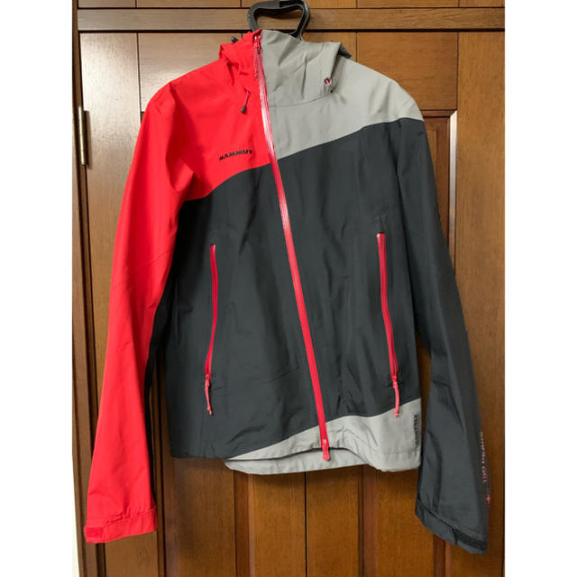 Mammut(マムート)の150周年Mammut Rainier jacket S（アジアM） メンズのジャケット/アウター(マウンテンパーカー)の商品写真