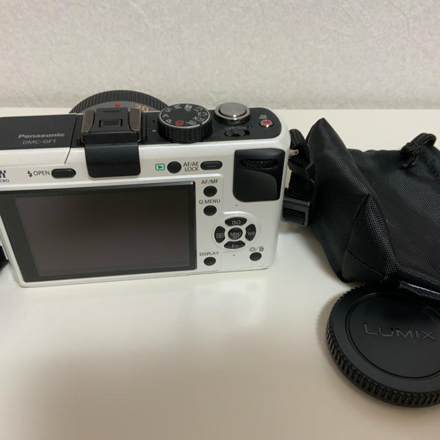 LUMIX GF1 ミラーレス一眼カメラ　パンケーキレンズキット