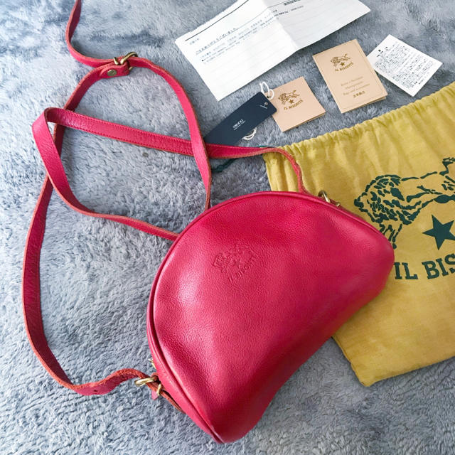 IL BISONTE(イルビゾンテ)の最終値下 アーバンリサーチ×イルビゾンテ お洒落 赤 レザー ショルダーバッグ  レディースのバッグ(ショルダーバッグ)の商品写真