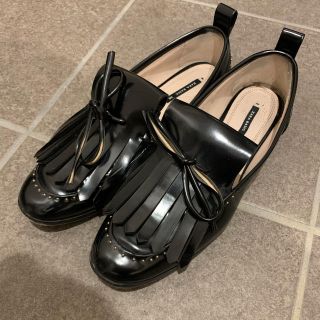 美品 ZARA ザラ ビットローファー パール