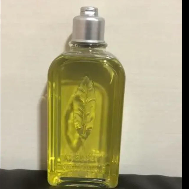 L'OCCITANE(ロクシタン)のロクシタン ヴァーベナ　シャワージェル　250ml 新品 コスメ/美容のボディケア(ボディソープ/石鹸)の商品写真