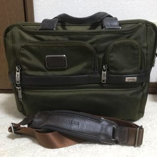 トゥミ(TUMI)のTUMI 26141OL2  レアなオリーブ色　ビジネスバッグ(ビジネスバッグ)