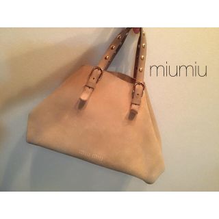 ミュウミュウ(MIU MIU)のmiumiu👜ミュウミュウハンドバッグ(ハンドバッグ)