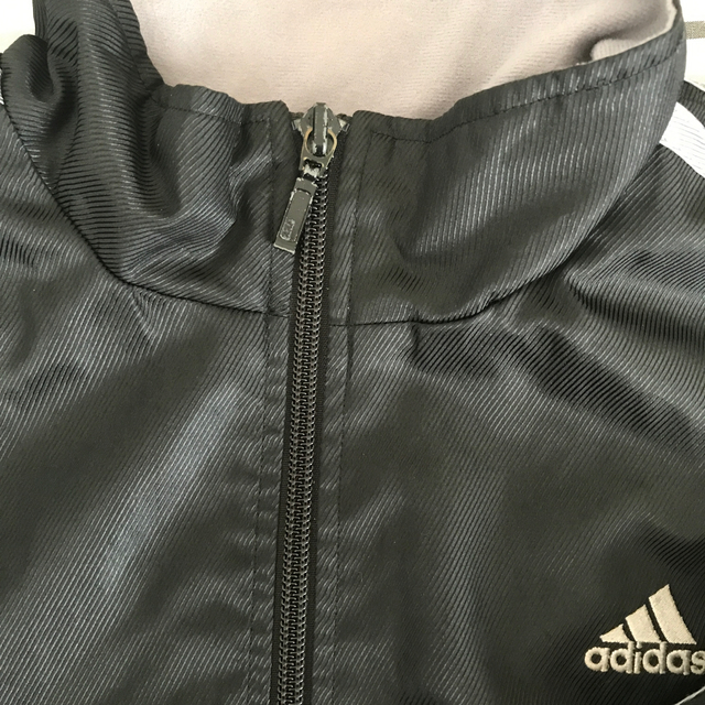 adidas(アディダス)のアディダス　ジュニア　130センチ キッズ/ベビー/マタニティのキッズ服男の子用(90cm~)(ジャケット/上着)の商品写真