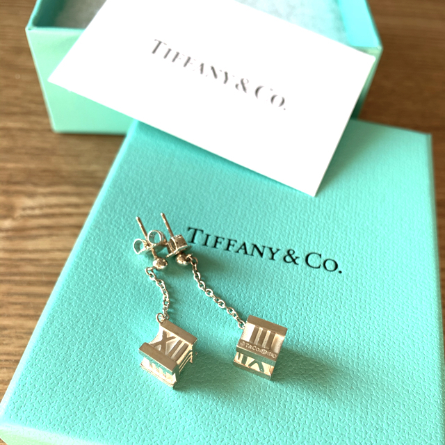 Tiffany & Co.(ティファニー)の4545様専用☆ティファニー  アトラス　キューブピアス　 レディースのアクセサリー(ピアス)の商品写真