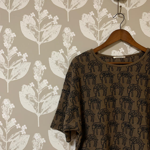 mina perhonen(ミナペルホネン)のミナペルホネン　count カットソー　ブラウン レディースのトップス(Tシャツ(半袖/袖なし))の商品写真