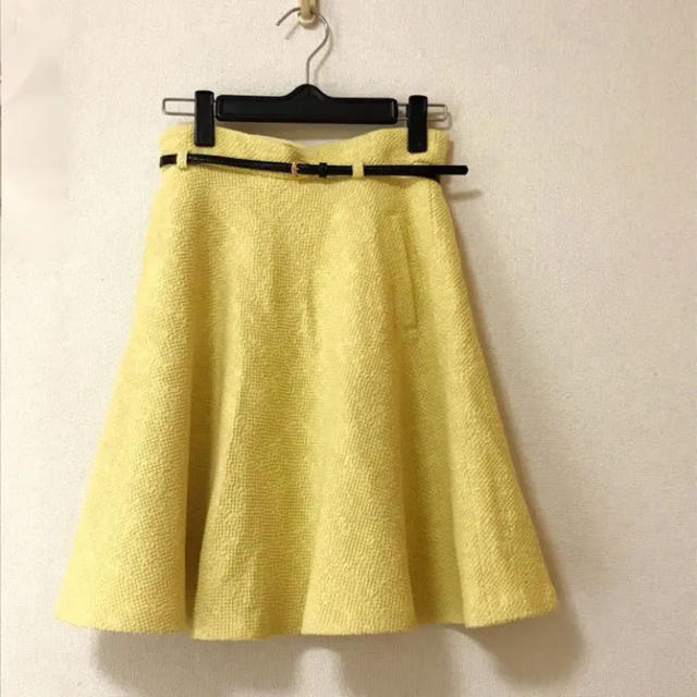 Apuweiser-riche(アプワイザーリッシェ)のアプワイザーリッシェ黄色フレアスカート レディースのスカート(ひざ丈スカート)の商品写真