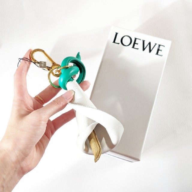 ラスト１【新品】LOEWE ロエベ お花モチーフ バッグチャーム