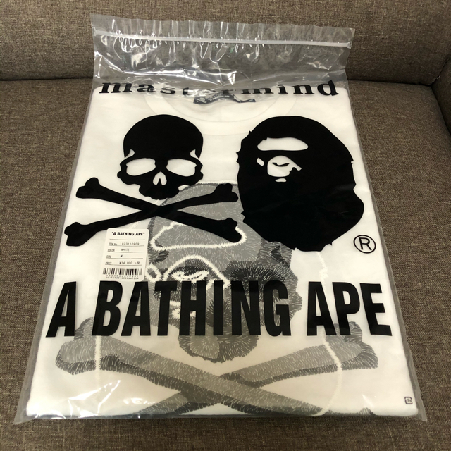 mastermind JAPAN(マスターマインドジャパン)の【新品】Mサイズ　mastermind VS A BATHING APE(R) メンズのトップス(Tシャツ/カットソー(半袖/袖なし))の商品写真