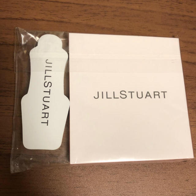 JILLSTUART(ジルスチュアート)の【新品未使用】JILLSTUART ジルスチュアート　オリジナルメモ付箋2種 インテリア/住まい/日用品の文房具(ノート/メモ帳/ふせん)の商品写真