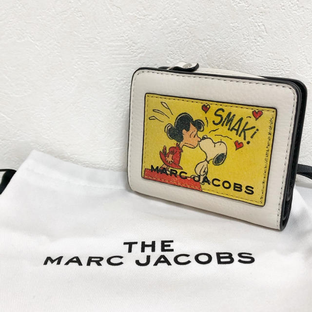 MARC JACOBS(マークジェイコブス)の【美品】マークジェイコブス スヌーピー コラボ ウォレット ミニ財布 二つ折 レディースのファッション小物(財布)の商品写真