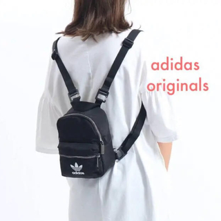 アディダス(adidas)の新作新品✨adidas Orginals★ロゴ ミニバックパック(ボディバッグ/ウエストポーチ)