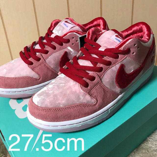 nike sb dunk low strange love