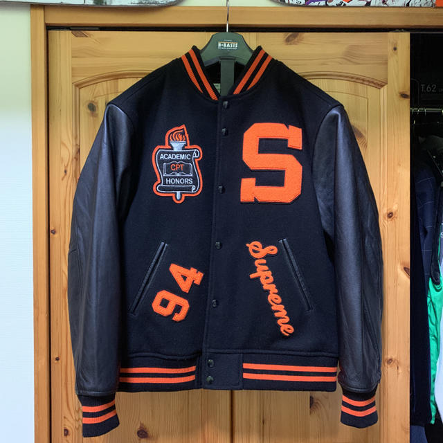 Supreme team varsity jacket size L メンズのジャケット/アウター(スタジャン)の商品写真