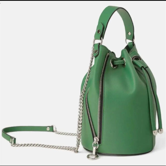 ZARA(ザラ)の新品未使用☆ZARAザラ緑グリーンショルダーチェーンバッグBAG レディースのバッグ(ショルダーバッグ)の商品写真