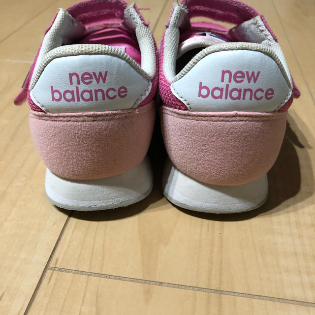 New Balance(ニューバランス)のNew Balance  スニーカー　18㎝ キッズ/ベビー/マタニティのキッズ靴/シューズ(15cm~)(スニーカー)の商品写真