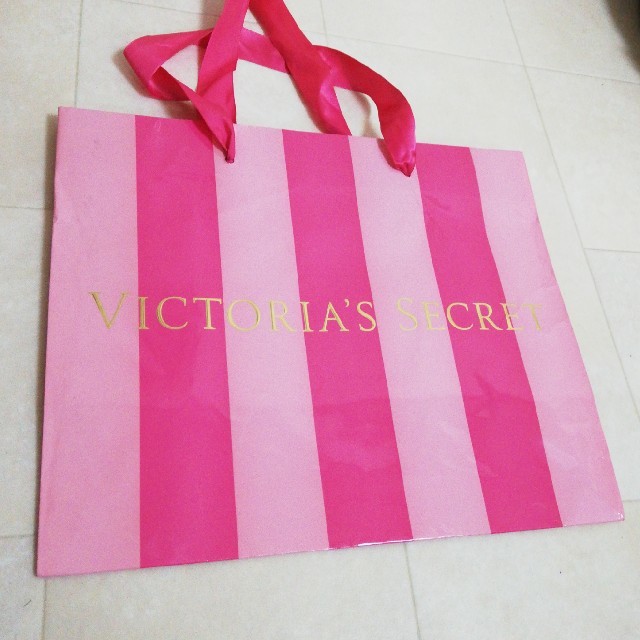 Victoria's Secret(ヴィクトリアズシークレット)の【かわいい♪】ヴィクトリアシークレット　ショップ袋　ショップバッグ　ショッパー レディースのバッグ(ショップ袋)の商品写真