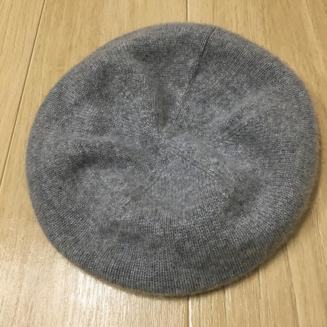 Furla(フルラ)のフルラ  カシミヤ  グレー　ニット帽 レディースの帽子(ニット帽/ビーニー)の商品写真