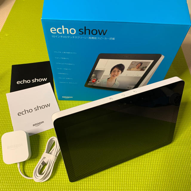 ECHO(エコー)のamazon echo showサンドストーン スマホ/家電/カメラのオーディオ機器(スピーカー)の商品写真