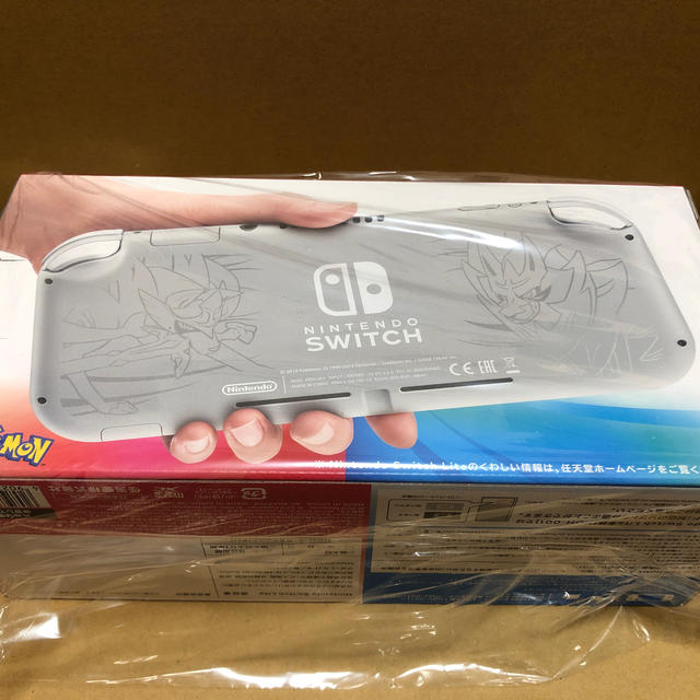 Nintendo Switch(ニンテンドースイッチ)のNintendo Switch Lite ザシアン・ザマゼンタ エンタメ/ホビーのゲームソフト/ゲーム機本体(携帯用ゲーム機本体)の商品写真