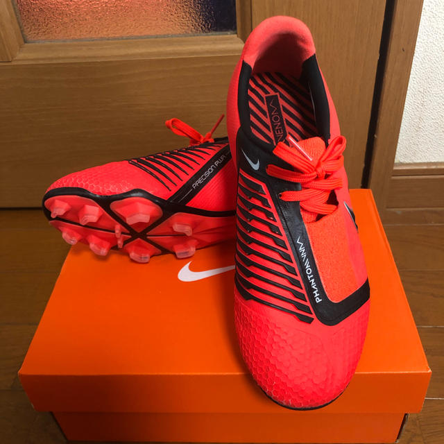 NIKE(ナイキ)のナイキ　ジュニアファントムヴェノム FG スポーツ/アウトドアのサッカー/フットサル(シューズ)の商品写真