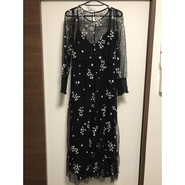 ZARA - 【ラスト1点】(新品タグ付)ZARA フラワー刺繍 チュール
