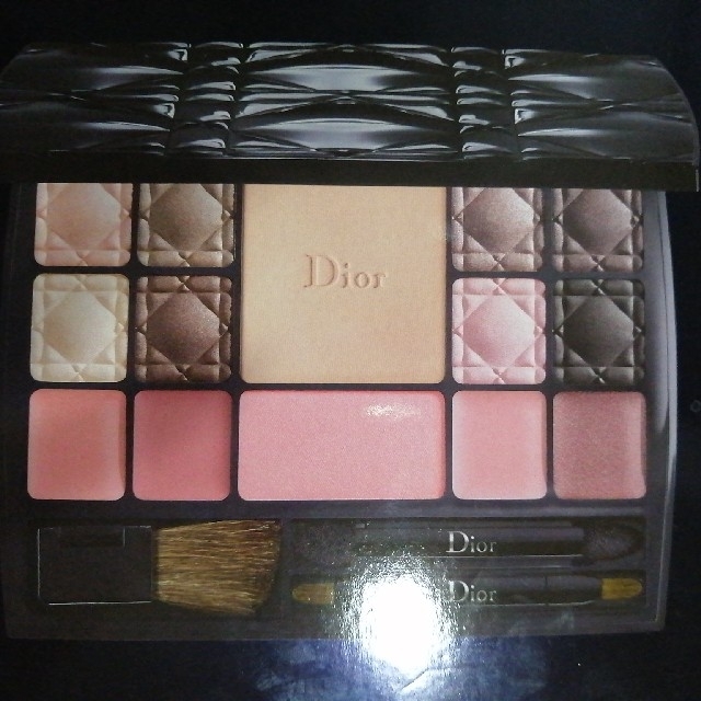 Dior　クチュールパレット
エディションボヤージュ