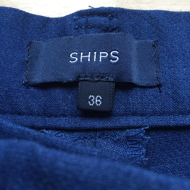 SHIPS(シップス)のSHIPS ブルー テーパードパンツ  36 レディースのパンツ(カジュアルパンツ)の商品写真