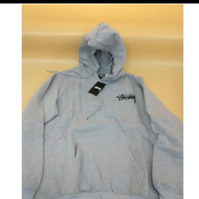 STUSSY(ステューシー)の即完売　stussy パーカー  グレー　XLサイズ メンズのトップス(パーカー)の商品写真