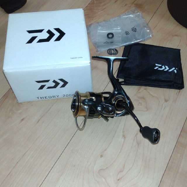 DAIWA(ダイワ)の17セオリー2004 中古 スポーツ/アウトドアのフィッシング(リール)の商品写真