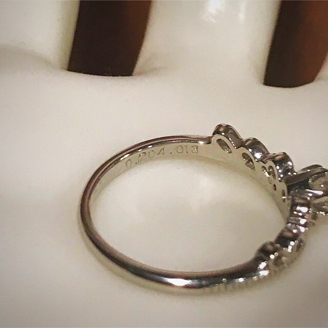 激安出品 pt900 ダイヤモンドティアラリング  美品  最終値下げ レディースのアクセサリー(リング(指輪))の商品写真