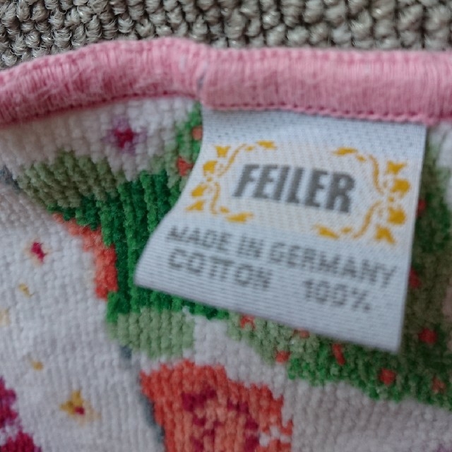 FEILER(フェイラー)のFEILR スタイ 二枚セット キッズ/ベビー/マタニティのこども用ファッション小物(ベビースタイ/よだれかけ)の商品写真